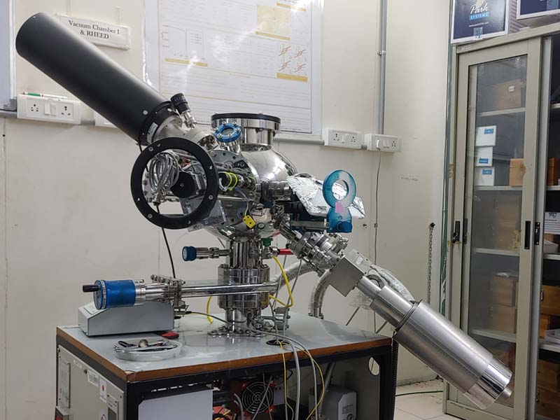 High Vacuum Pulsed LASER Champer with HPRHEED